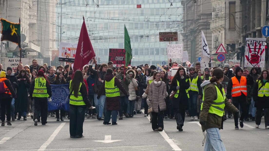 Vlast bez autoriteta VS politički mesijanizam
