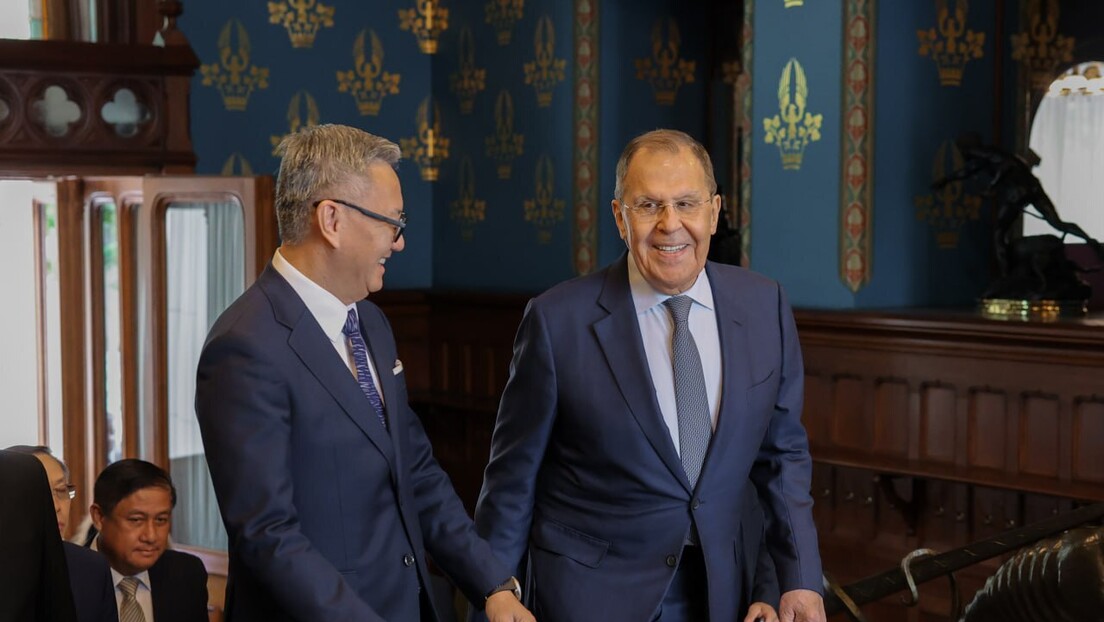 Лавров са шефом дипломатије Лаоса: Не сумњам у нашу сарадњу